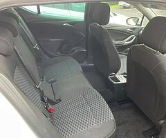 Vauxhall Astra 1.6 CDTi Design Ecotec - Image 3/8