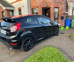 2016 Ford fiesta ecoboost black edition