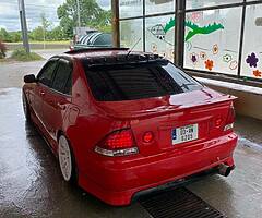 Lexus is200