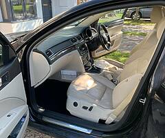 141 Skoda Superb Elegance 2.0TDI Auto 170bhp
