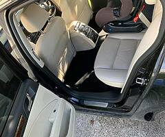 141 Skoda Superb Elegance 2.0TDI Auto 170bhp