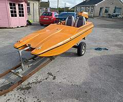 Speed boat