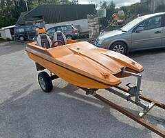 Speed boat