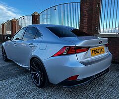 2017 Lexus IS 300 - Image 3/10
