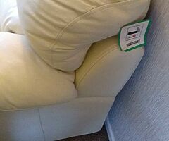 Cream leather 3&2seater suit , silly price for a quick sale