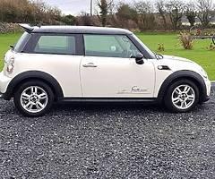 Mini Cooper 2010 Mint Condition Low Miles - Image 4/5