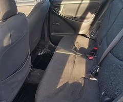 2004 Toyota Yaris - Image 5/10