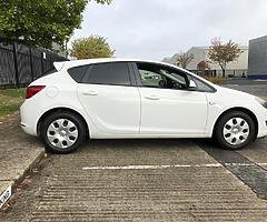 (132) Opel Astra Commercial