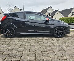 2016 Ford Fiesta Eco boost  Black edition 140bhp - Image 4/5