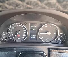 06 Merc c 180 Avantgarde - Image 7/10