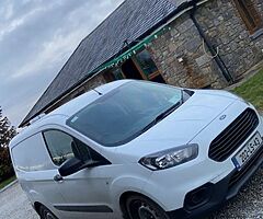Ford transit courier