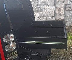 Land Rover Discovery 3 - Image 6/10