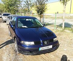Vand seat Leon 1.9tdi detalii în privat sau la 0751616618