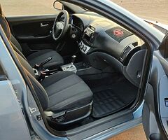 هيونداى الينترا الجمل ٢٠٠٧ سماوى اوتوماتيك حاله شاذه جدا عداد ١٦٠ الف km