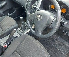Toyota corolla - Image 3/7
