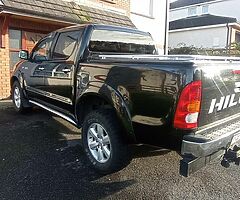 Toyota Hilux Incredible 3.0L taxed & CVRT - Image 4/9