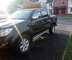 Toyota Hilux Incredible 3.0L taxed & CVRT - Image 5/9