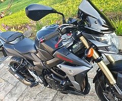 SUZUKI GSR 750 2013