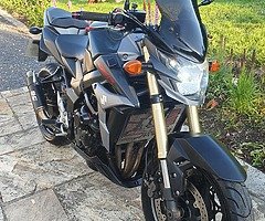 SUZUKI GSR 750 2013