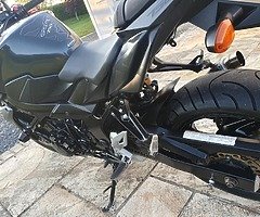SUZUKI GSR 750 2013 - Image 4/6