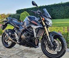 SUZUKI GSR 750 2013 - Image 5/6