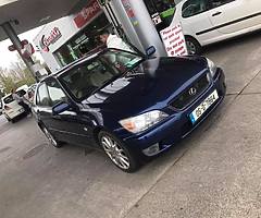 Lexus is200 2005 - Image 9/10