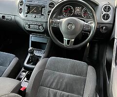 2013 Volkswagen Tiguan - Image 8/10