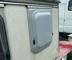 CARAVAN BREAKING ALL WINDOWS PERFECT