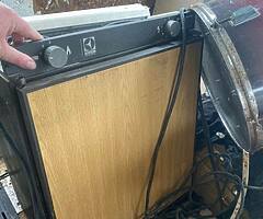 CARAVAN BREAKING ALL WINDOWS PERFECT - Image 7/8