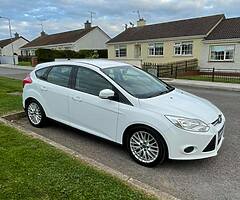 White Ford Focus 1.6 - Image 4/7