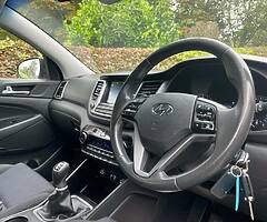 2017 Hyundai Tuson - Image 5/6