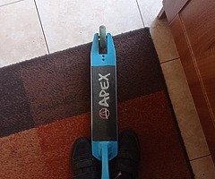 Apex stunt scooter