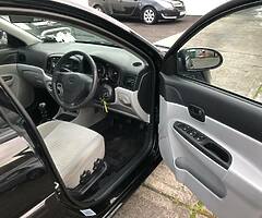 2008 Hyundai Accent - Image 5/5