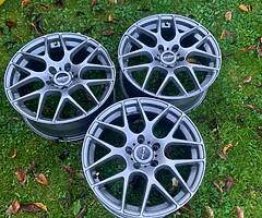 ONLY 3 dare 18 inch alloys 5x120