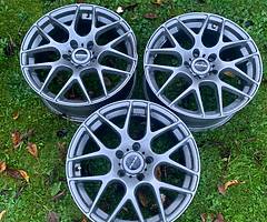ONLY 3 dare 18 inch alloys 5x120