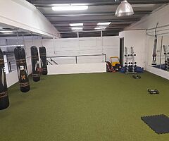 CHRISTMAS PARTY BODY CHALLENGE - Image 4/7