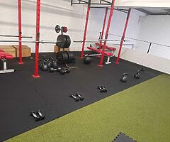 CHRISTMAS PARTY BODY CHALLENGE - Image 5/7