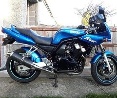 02 Yamaha fzs600