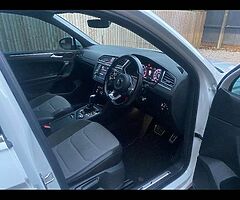 2017 Volkswagen Tiguan - Image 5/8