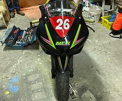 Pre injection r1 race bike