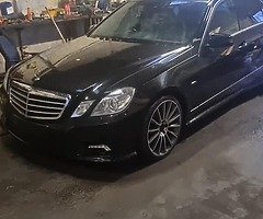 2012 mercedes E220cdi breaking