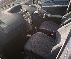 TOYOTA VITZ 2010 1.0