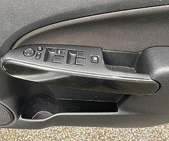 2014 MAzda Demio 1.3 Petrol Automatic - Image 8/10