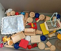 Wooden dolls house - Image 4/5