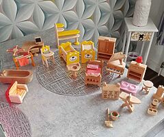 Wooden dolls house - Image 5/5