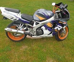 Honda fireblade cbr 900rr  96