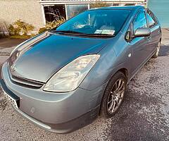 Toyota Prius Hybrid automatic 04 - Image 4/9