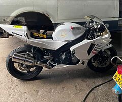 2000 Triumph TT600