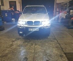 BMW X5 crew cab