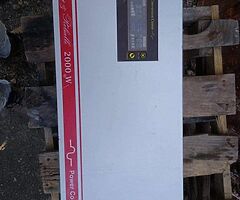Batterie Trojan 6 volts. Inverter, panneaux solaires